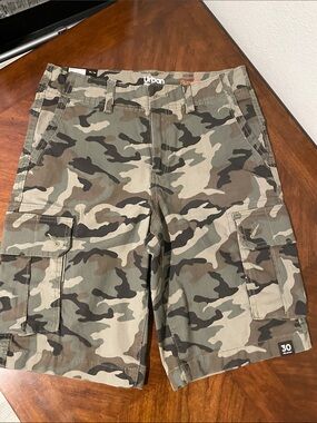 urban pipeline Men's Camo Cargo Shorts - Green & Brown